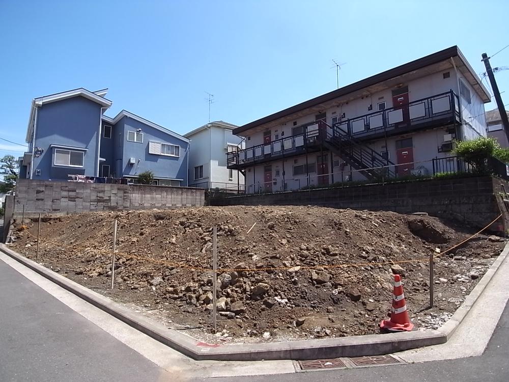 Local photos, including front road. There is also complete listing of the Company's construction so please feel free to contact. Local (May 2013) Shooting