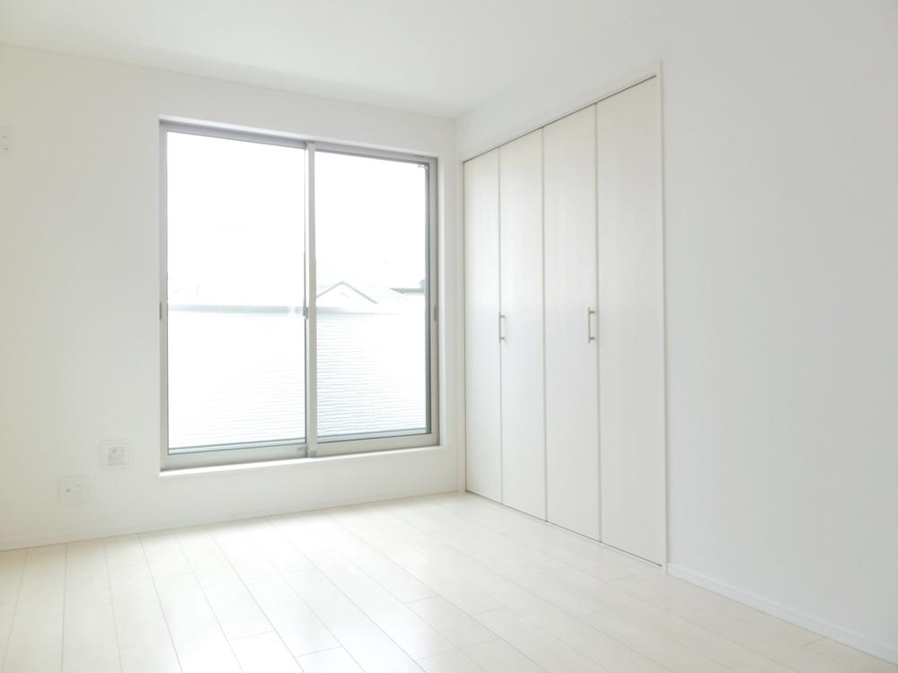 Other introspection. Room that can be used in even a variety of applications in the children's room to the bedroom.