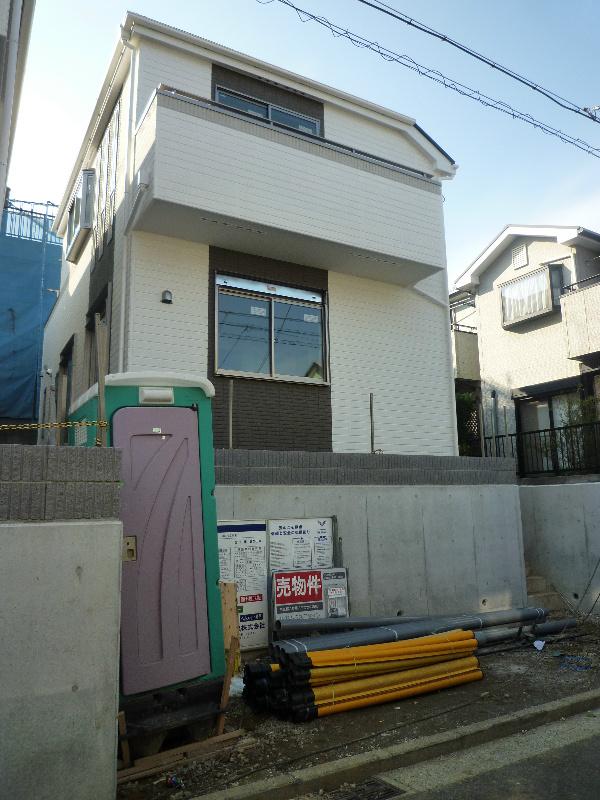 Local appearance photo. Exterior Photos. Yang per good for the east road