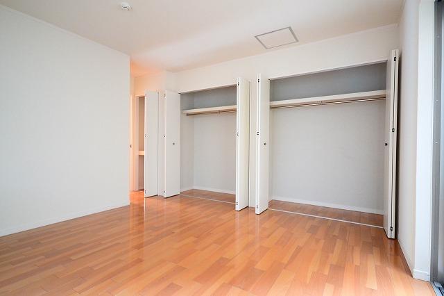 Receipt. B Building Master Bedroom