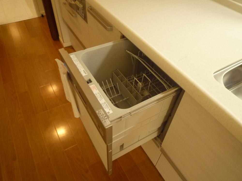 Kitchen. Dishwasher even with clean up much easier