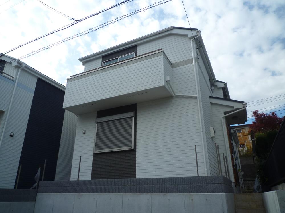 Local appearance photo. All building, Zenshitsuminami is the day with the feeling of freedom full floor plan of direction!