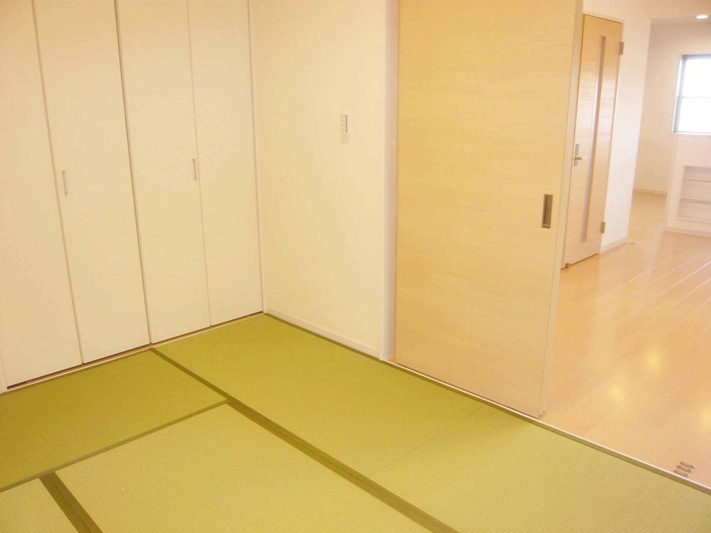 Non-living room. Indoor (12 May 2013) Shooting