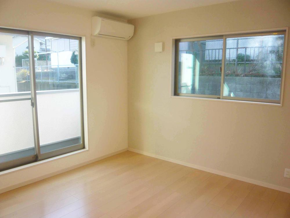 Non-living room. Indoor (12 May 2013) Shooting