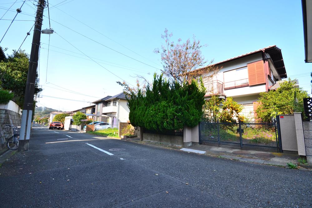 Local photos, including front road. Local (11 May 2013) Shooting