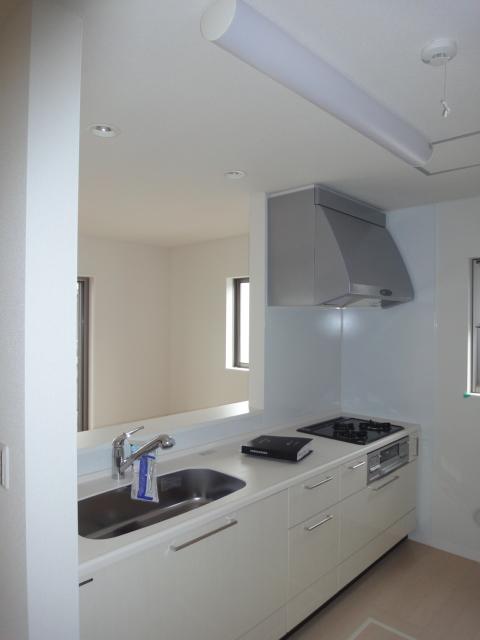 Same specifications photo (kitchen)
