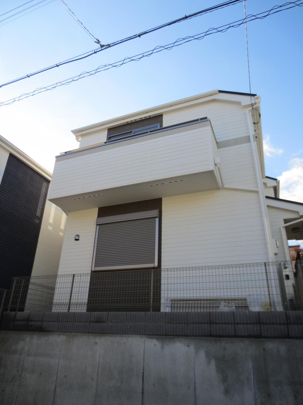 Local appearance photo. Local (12 May 2013) Shooting