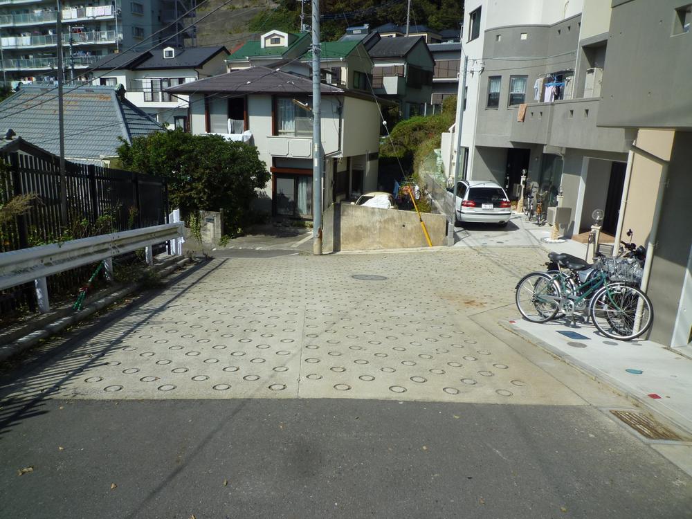 Local photos, including front road. Local (September 2011) Shooting