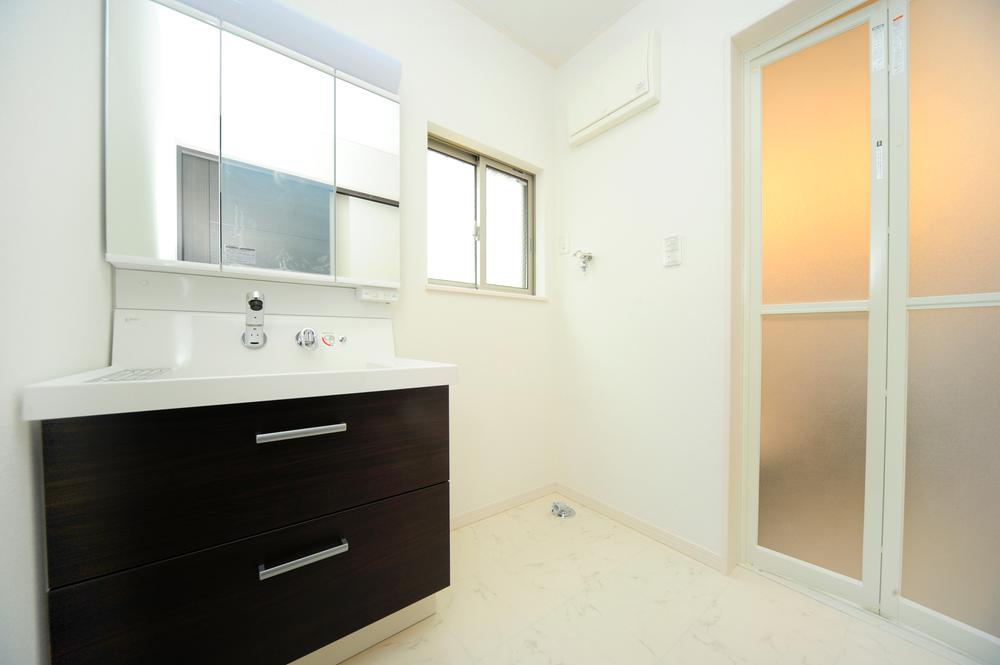 Same specifications photos (Other introspection). Vanity was extremely ease of use and clean [Pialat]