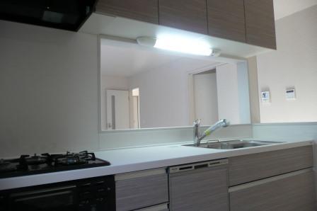 Kitchen. Indoor (12 May 2013) Shooting