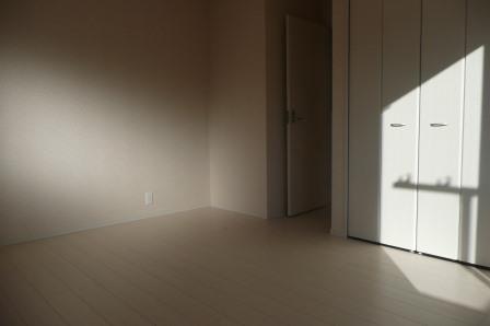 Non-living room. Indoor (12 May 2013) Shooting