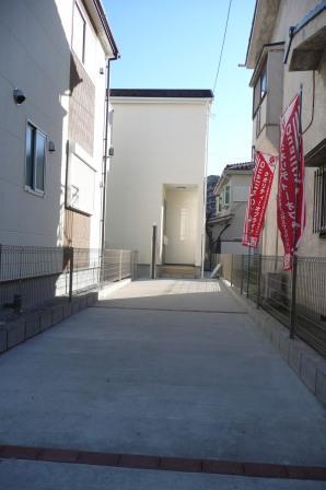 Parking lot. Local (12 May 2013) Shooting