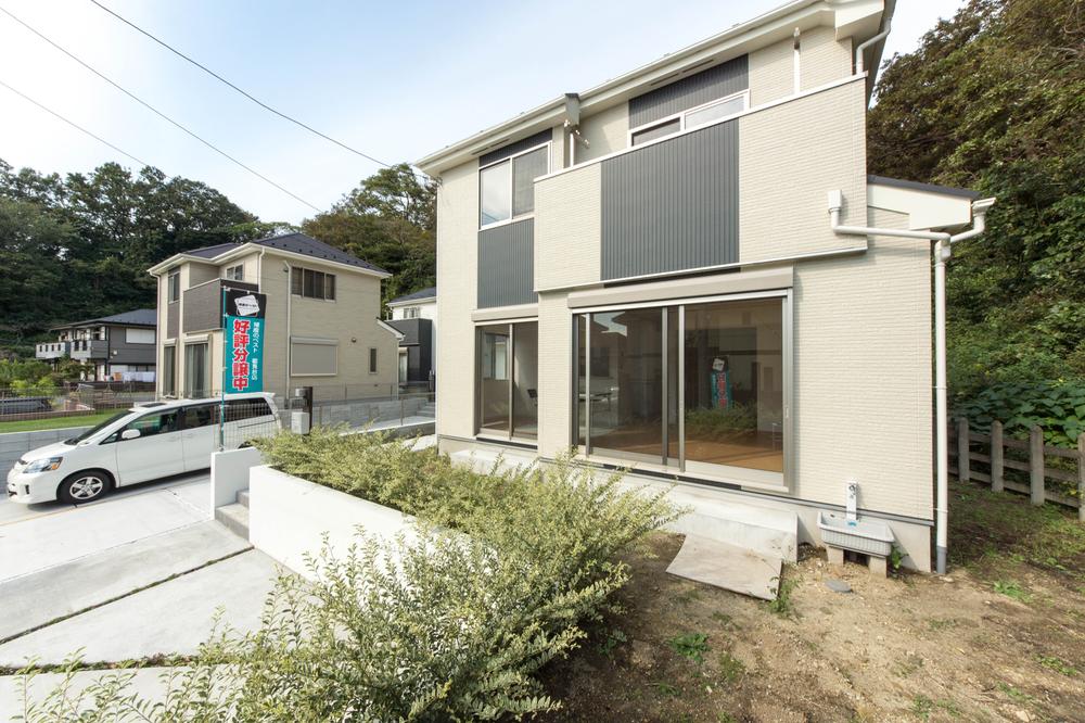 Local appearance photo. Next to building interval spacious building