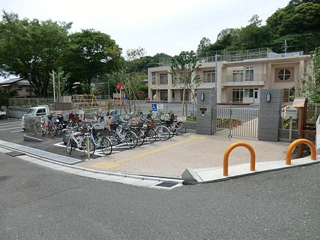 kindergarten ・ Nursery. Blue sky Yatsu to nursery school 1200m