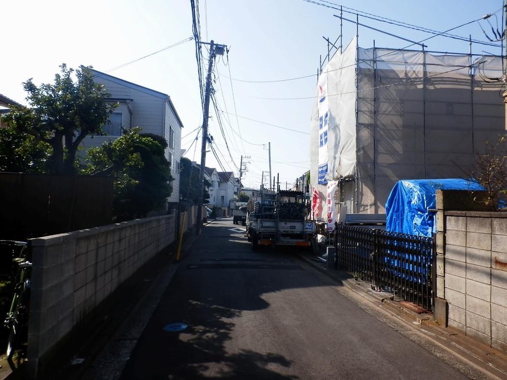 Local photos, including front road. Local (11 May 2013) Shooting