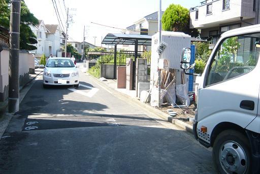 Local photos, including front road. Local (10 May 2013) Shooting