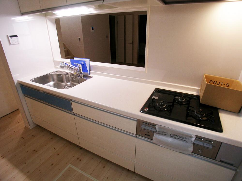 Kitchen. Indoor (12 May 2013) Shooting