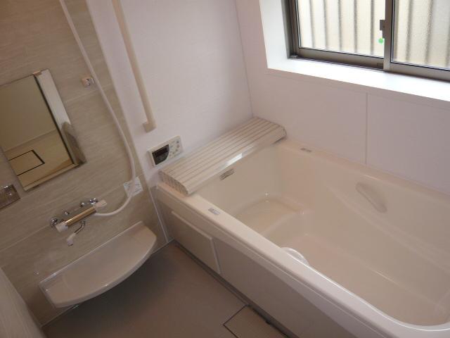 Same specifications photo (bathroom)