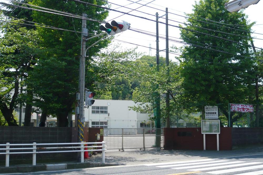 Primary school. 400m until Avenue Elementary School