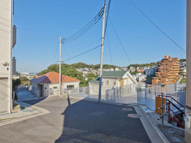 Local photos, including front road. Local (11 May 2013) Shooting