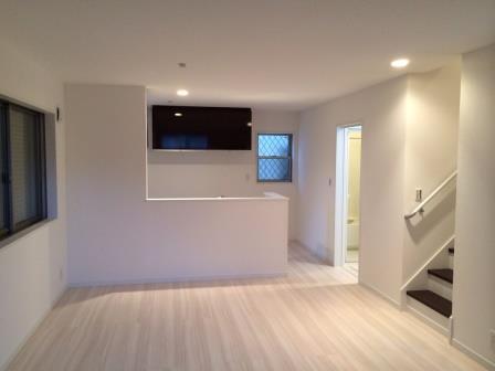 Living. Local (11 May 2013) Shooting