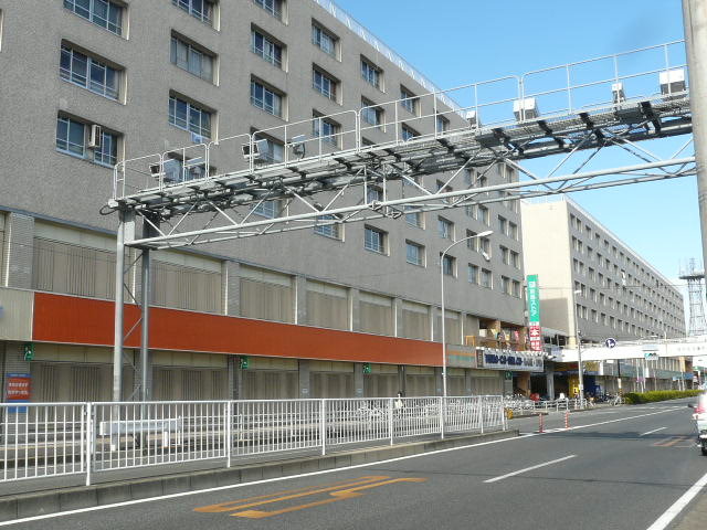 Home center. Keikyu Hautsu paperback Sanimato store (hardware store) to 900m