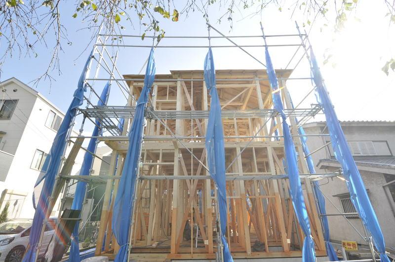 Local appearance photo. Local (10 May 2013) Shooting