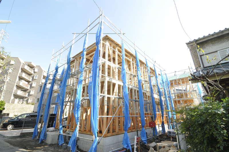 Local photos, including front road. Local (10 May 2013) Shooting