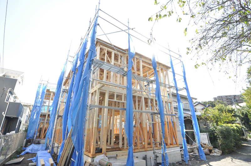 Local photos, including front road. Local (10 May 2013) Shooting