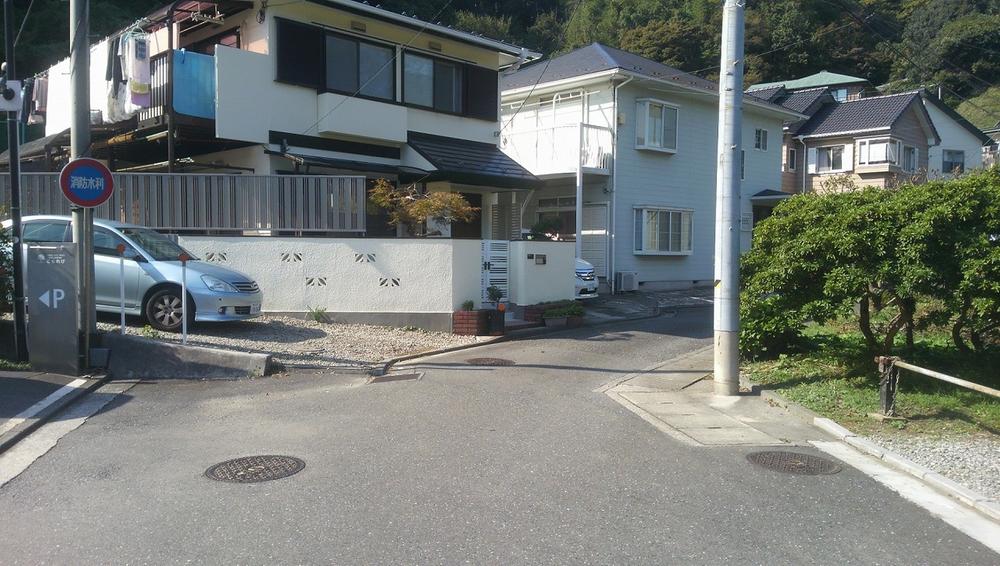 Local photos, including front road. Local (11 May 2013) Shooting