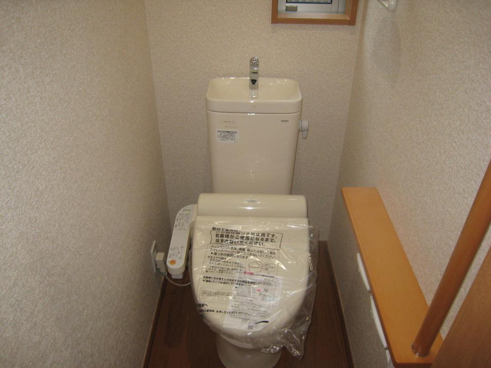 Toilet. Indoor (11 May 2013) Shooting