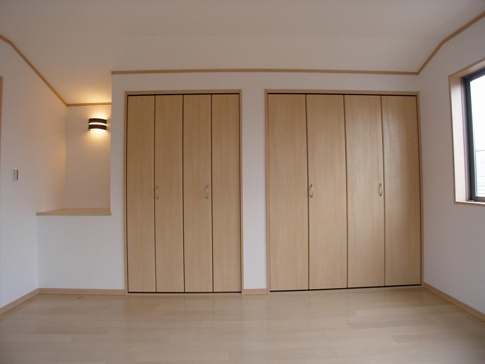 Non-living room. Housed plenty