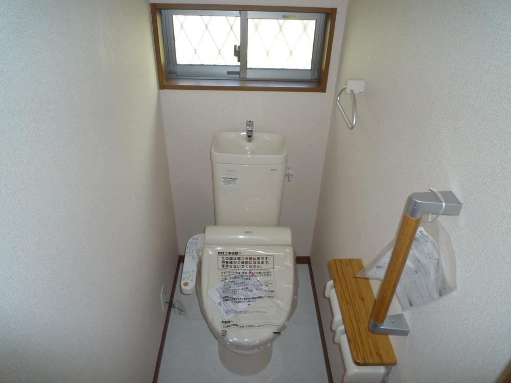 Toilet. Indoor (September 2013) Shooting