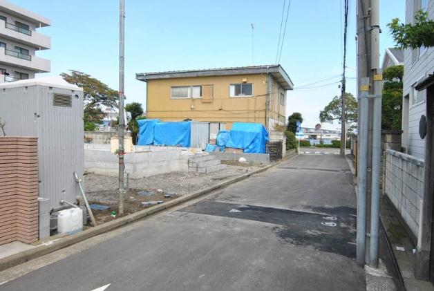 Local photos, including front road. Local (September 2013) Shooting