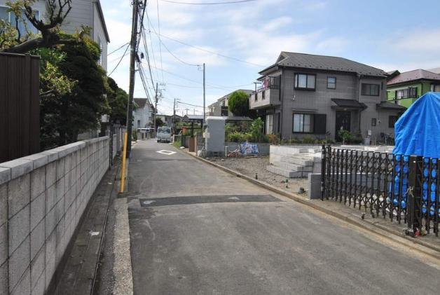 Local photos, including front road. Local (September 2013) Shooting