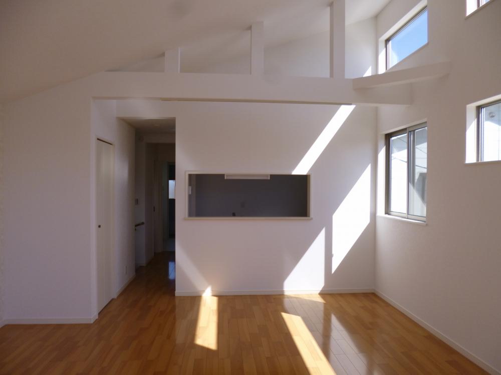 Living. Counter Kitchen