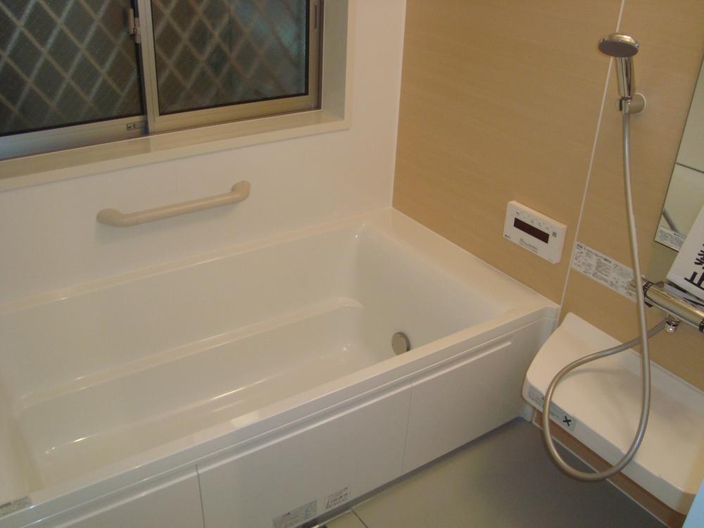 Bathroom. Building C room (August 2013) Shooting