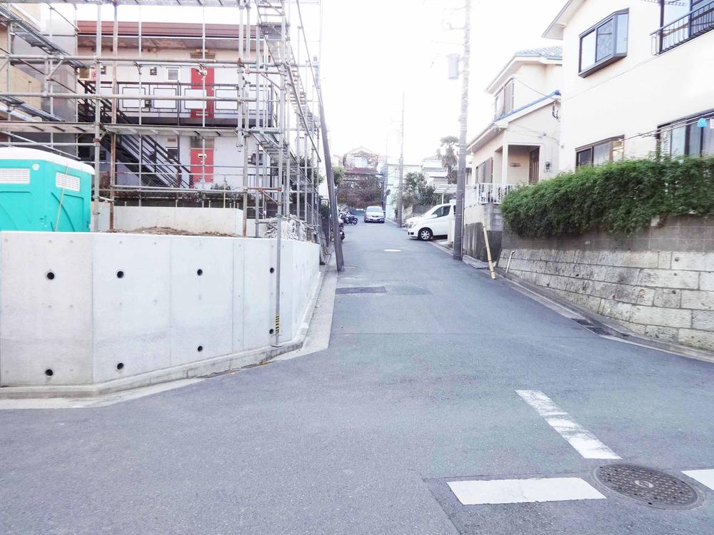 Local photos, including front road. Local (11 May 2013) Shooting