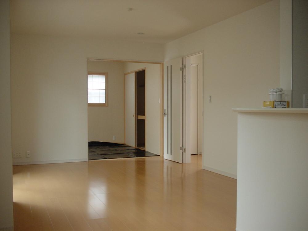 Same specifications photos (living). Spacious living room of 18 pledge by the high-quality interior. 