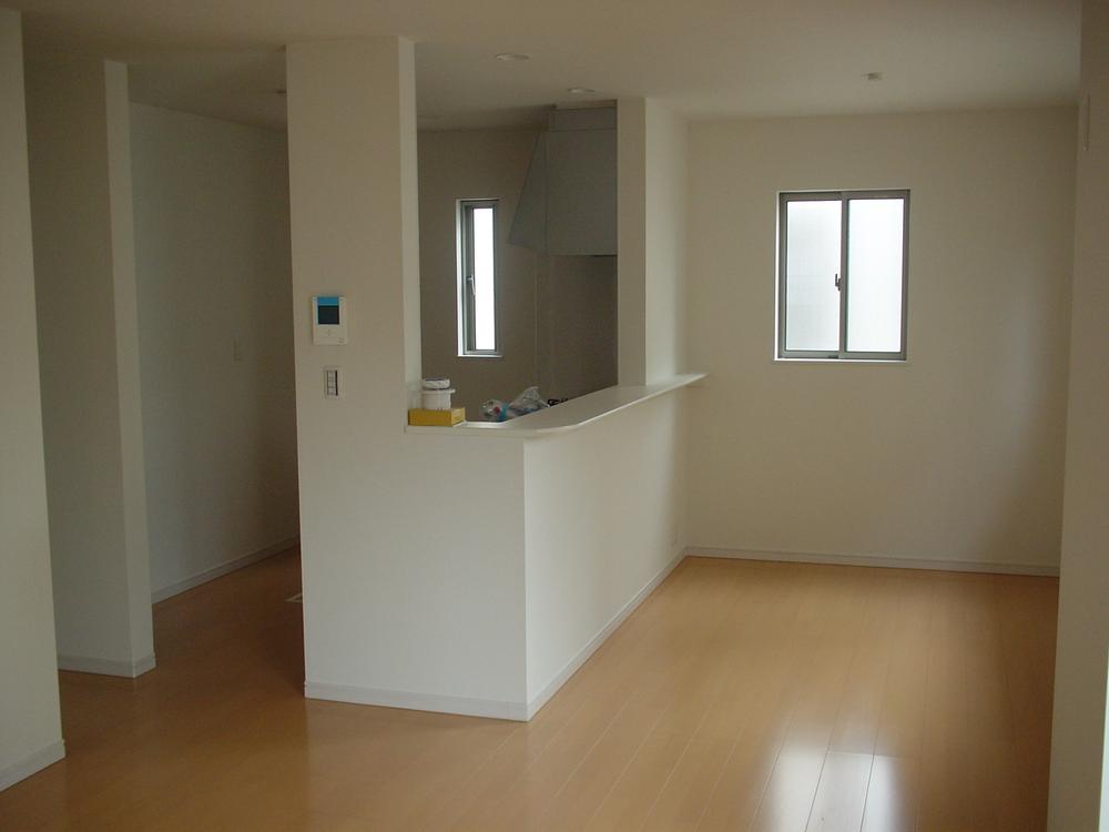 Same specifications photos (Other introspection). For face-to-face kitchen, It is also safe housework while watching the children! 