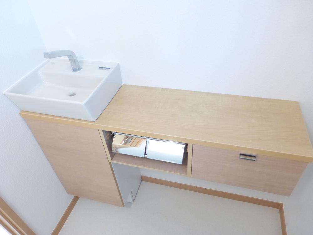 Toilet. A Building Indoor (December 12, 2013) Shooting It is ease of use so