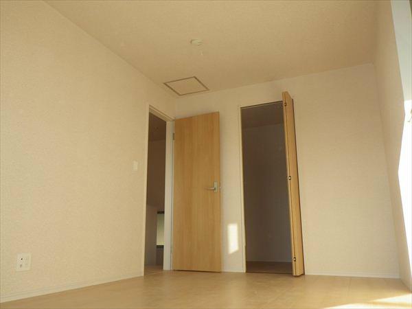 Non-living room. (1) Building Western-style