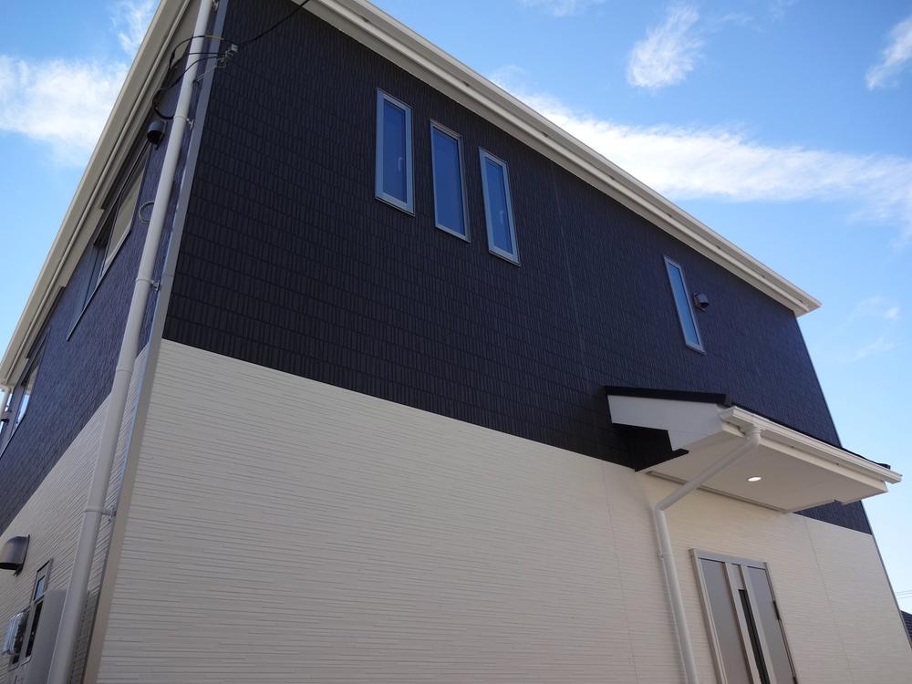 Local appearance photo. Local (12 May 2013) Shooting