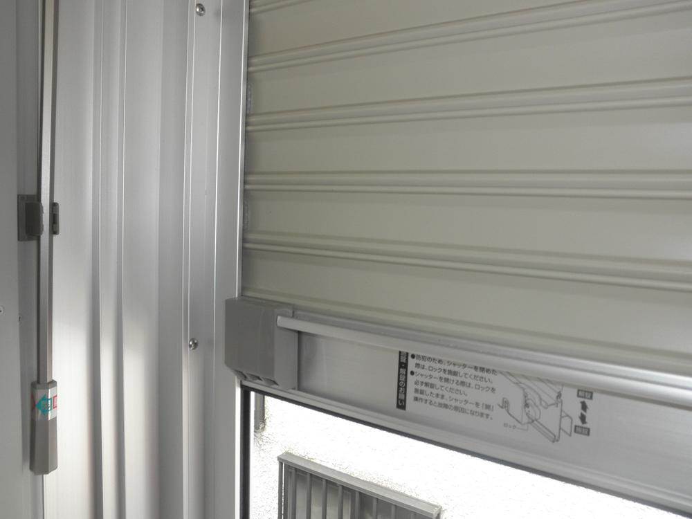 Other Equipment. Living in two places ・ Balcony two places, A total of four locations of the shutter will quietly smoothly operated by an electric.