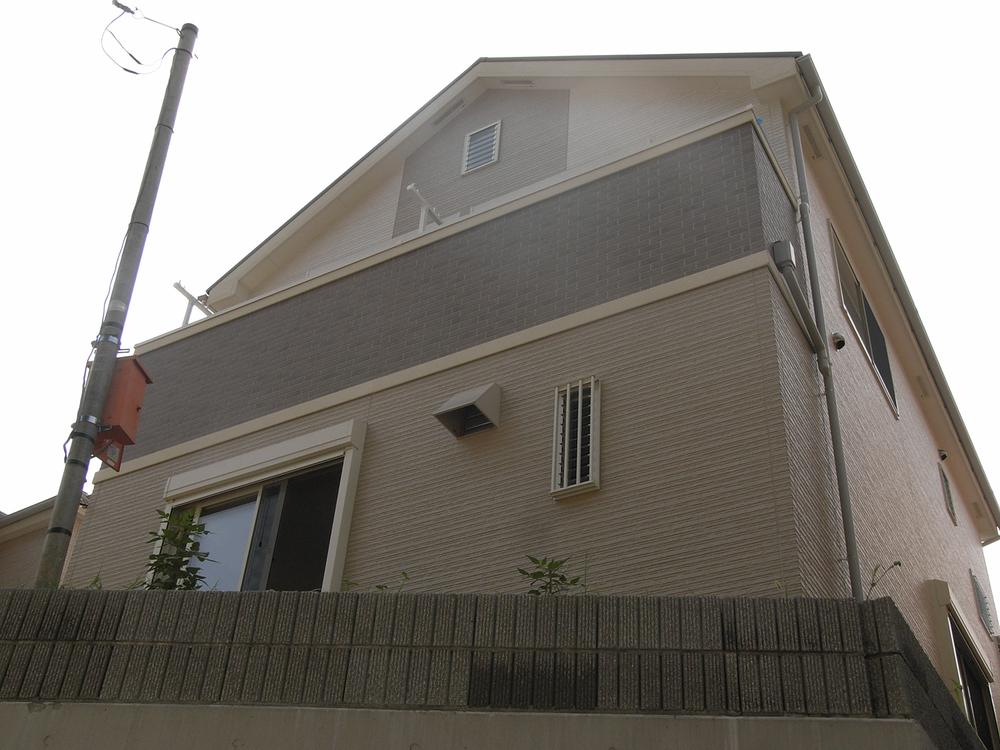 Local appearance photo. E Building: local (08 May 2013) Shooting