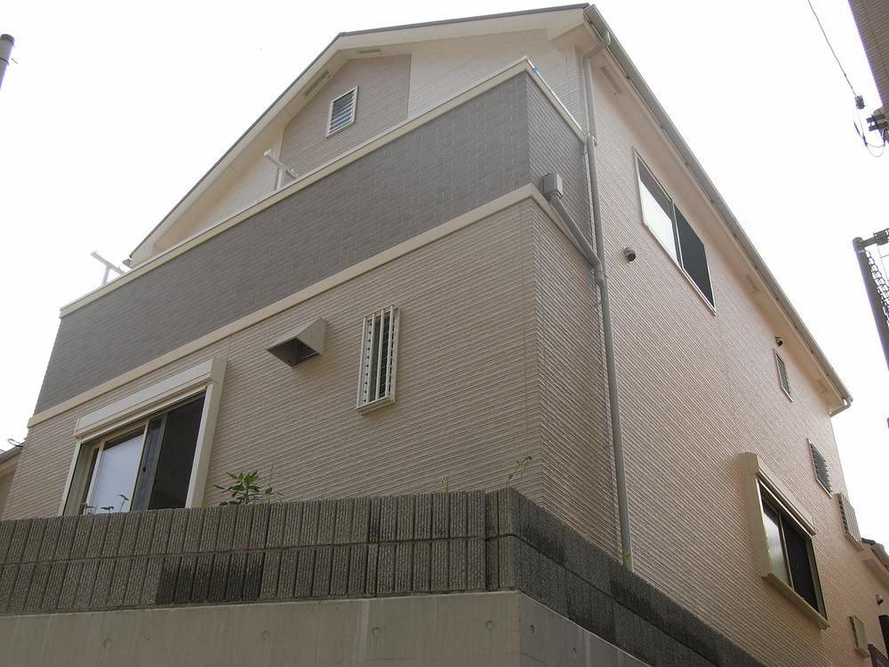 Local appearance photo. Since we have completed you can see at any time! E Building: local (08 May 2013) Shooting