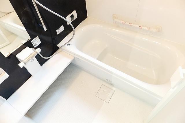 Bathroom. 1 Building Indoor (November 22, 2013) Shooting