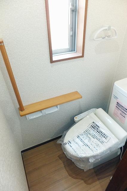 Toilet. 1 Building Indoor (November 22, 2013) Shooting