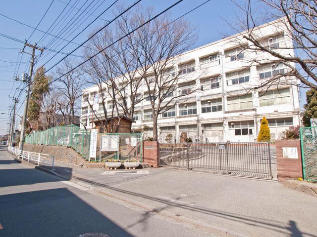 Junior high school. 859m to Yokohama Municipal Tarumachi Junior High School
