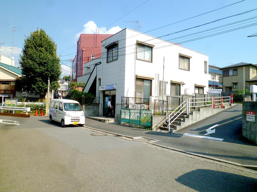 Local photos, including front road. It will be car also put of course because it is 3m Seddo the road of 7.3m